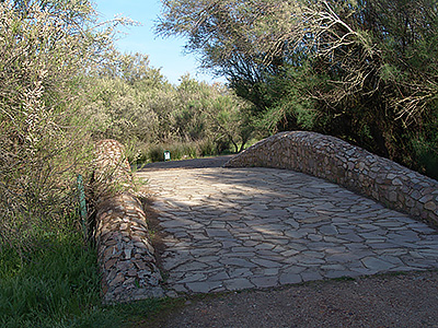 Sendero del recorrido a pie por el Parque de Fauna